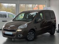 Gebraucht Peugeot TePee Active 92 PS (67 kW) 2013 Braun Van / Kleinbus