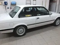 Gebraucht BMW 318 Shadowline 113 PS (83 kW) 1989 Weiß Limousine