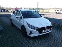 Gebraucht Hyundai i20 Select 101 PS (74 kW) 2023 Weiß Kleinwagen