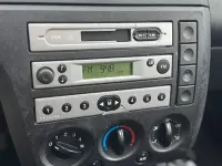 Usata Ford Fiesta 60 CV (44 kW) 2005 Argento Utilitaria
