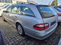 Gebraucht Mercedes E220 Elegance 150 PS (110 kW) 2003 Silber Kombi