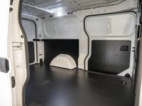 Używany Maxus eDeliver 5 60 kW (82 KM) 2026 Biały Van