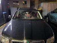 Gebraucht Skoda Superb Active 200 PS (147 kW) 2011 Schwarz Kombi