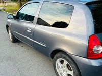 Gebraucht Renault Clio II 58 PS (42 kW) 2009 Grau Kleinwagen