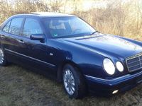 Gebraucht Mercedes E320 Elegance 220 PS (161 kW) 1998 Blau Limousine