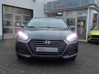Gebraucht Hyundai i40 Style 165 PS (121 kW) 2017 Blau Kombi