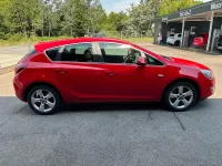 Gebraucht Opel Astra 140 PS (102 kW) 2011 Rot Limousine