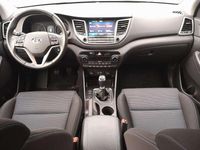 Gebraucht Hyundai Tucson Intro Edition 177 PS (130 kW) 2016 White sand SUV