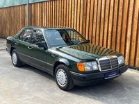 Gebraucht Mercedes E230 132 PS (97 kW) 1986 Grün Limousine