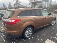 Gebraucht Ford Focus Titanium 125 PS (91 kW) 2013 Gold Kombi