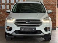 Gebraucht Ford Kuga Titanium 150 PS (110 kW) 2018 Weiß SUV