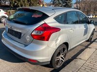 Usado Ford Focus S 125 CV (91 kW) 2012 Gris Berlina