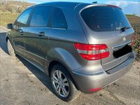 Gebraucht Mercedes B180 109 PS (80 kW) 2011 Grau Van / Kleinbus