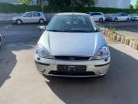 Gebraucht Ford Focus Ghia 101 PS (74 kW) 2001 Silber Limousine