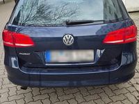 Usata VW Passat 140 CV (102 kW) 2011 Blu Station wagon