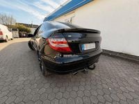 Second-hand Mercedes C320 218 CP (160 kW) 2004 Negru Berlinǎ
