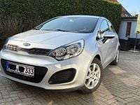 Gebraucht Kia Rio Edition 7 109 PS (80 kW) 2011 Grau Limousine