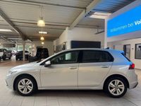 Gebraucht VW Golf VIII Life 131 PS (96 kW) 2022 Silber Limousine