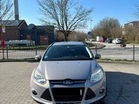Gebraucht Ford Focus Trend 125 PS (91 kW) 2012 Grau Kombi