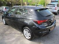 Gebraucht Opel Astra Edition 101 PS (74 kW) 2016 Schwarz Kleinwagen
