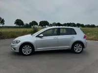 Gebraucht VW Golf VII 116 PS (85 kW) 2019 Grau Limousine