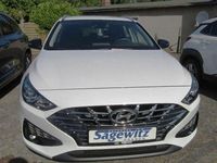 Gebraucht Hyundai i30 160 PS (117 kW) 2023 Serenity white pearl Kombi