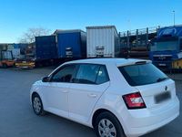 Gebraucht Skoda Fabia 60 PS (44 kW) 2016 Weiß Limousine