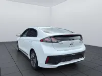Gebraucht Hyundai Ioniq Premium 105 PS (77 kW) 2019 Weiß Kleinwagen