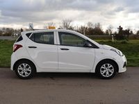 Gebraucht Hyundai i10 69 PS (50 kW) 2014 Weiß Kleinwagen
