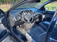 Gebraucht Peugeot 206 60 PS (44 kW) 2011 Schwarz Limousine