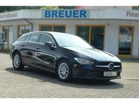Gebraucht Mercedes CLA200 Shooting Brake 150 PS (110 kW) 2023 Schwarz Kombi