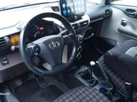 Gebraucht Toyota iQ 68 PS (50 kW) 2012 Silber Kleinwagen