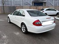Gebraucht Mercedes E320 224 PS (164 kW) 2006 Weiß Limousine
