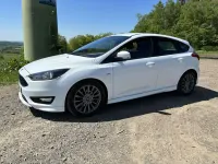 Gebraucht Ford Focus ST-Line 125 PS (91 kW) 2017 Weiß Limousine