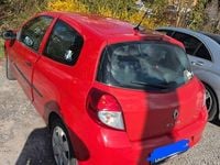 Gebraucht Renault Clio II Expression 75 PS (55 kW) 2010 Rot Kleinwagen