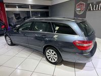 Gebraucht Mercedes E250 204 PS (150 kW) 2010 Grau Kombi