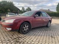 Gebraucht Ford Mondeo Ghia 131 PS (96 kW) 2004 Amarenarot metallic Kleinwagen