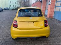 Neu Fiat 500 65 PS (47 kW) 2026 Grün
