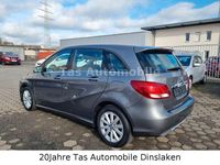 Gebraucht Mercedes B180 109 PS (80 kW) 2016 Mountaingrau Van / Kleinbus