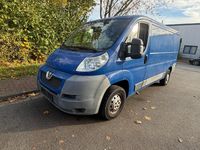 Gebraucht Peugeot Boxer 101 PS (74 kW) 2011 Farbe blau line/deckende Van