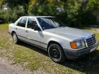 Gebraucht Mercedes E230 132 PS (97 kW) 1988 Silber Limousine