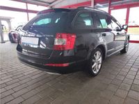 gebraucht Skoda Octavia Combi Elegance 1.6 TDI DPF Pano PDC SHZ