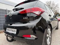 Gebraucht Hyundai i20 Style 90 PS (66 kW) 2016 Schwarz Limousine
