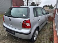 Gebraucht VW Polo Basis 63 PS (46 kW) 2002 Silber Kombi