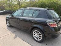 Second-hand Opel Astra 90 CP (66 kW) 2008 Negru Berlinǎ