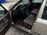 Gebraucht Mercedes E230 132 PS (97 kW) 1988 Grau Limousine