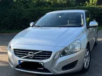 Gebraucht Volvo V60 Kinetic 215 PS (158 kW) 2013 Silber Kombi