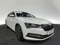 Gebraucht Skoda Superb Style 150 PS (110 kW) 2024 Moonweiß perleffekt Kombi