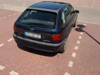 Gebraucht Opel Astra 75 PS (55 kW) 1997 Blau Limousine