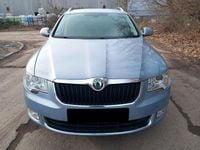 Gebraucht Skoda Superb Elegance 125 PS (91 kW) 2012 Blau Kombi